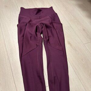ALO Yoga Leggings. Plum colored